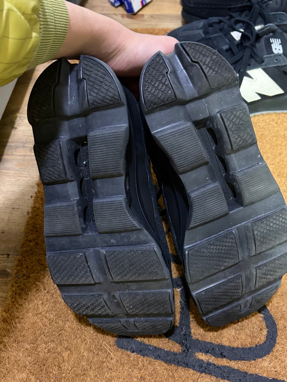 온러닝 클라우드 몬스터 보이드 블랙 EU44 280 상품이미지8