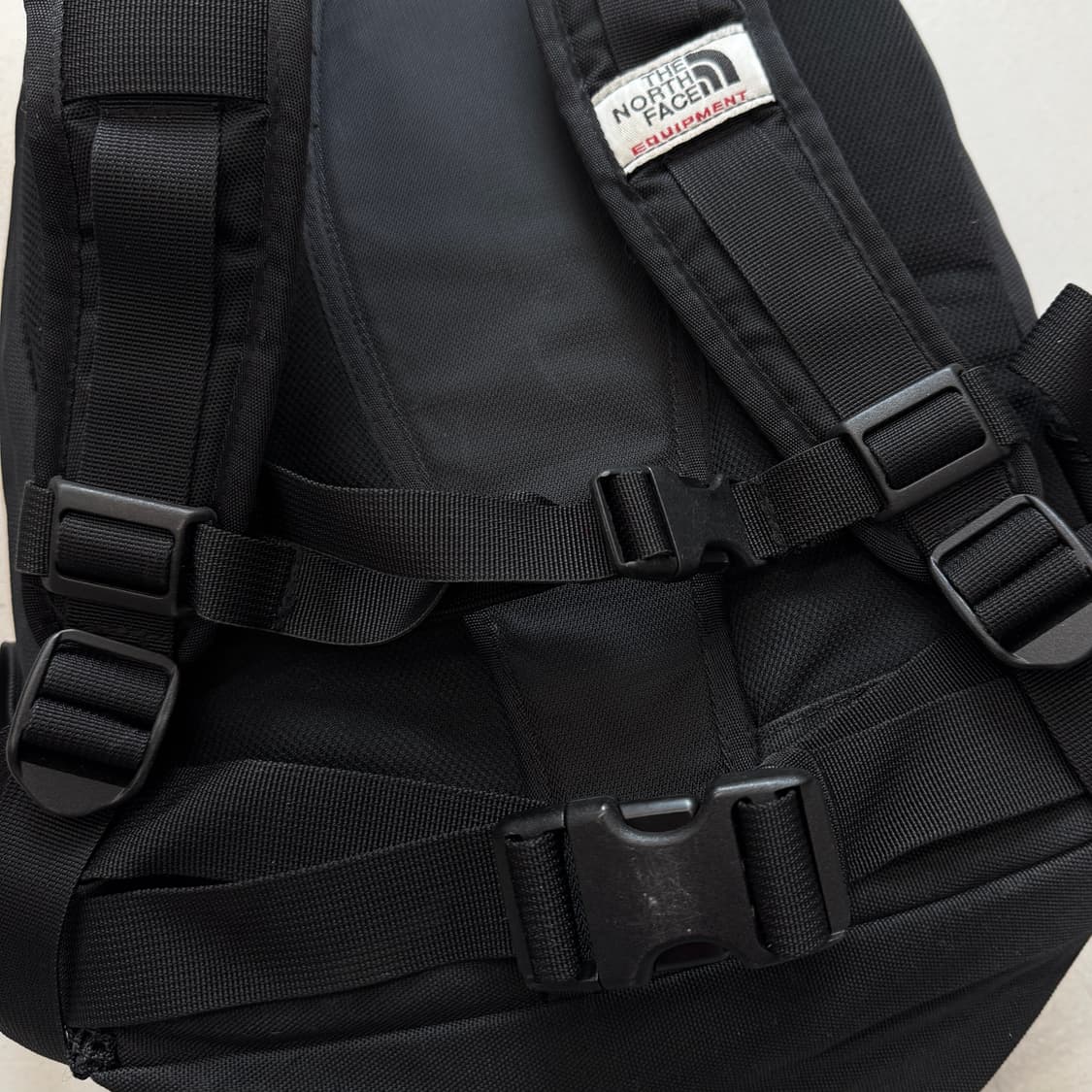 노스페이스 고프코어 LILY 그레이 테크니컬 백팩 상품이미지6