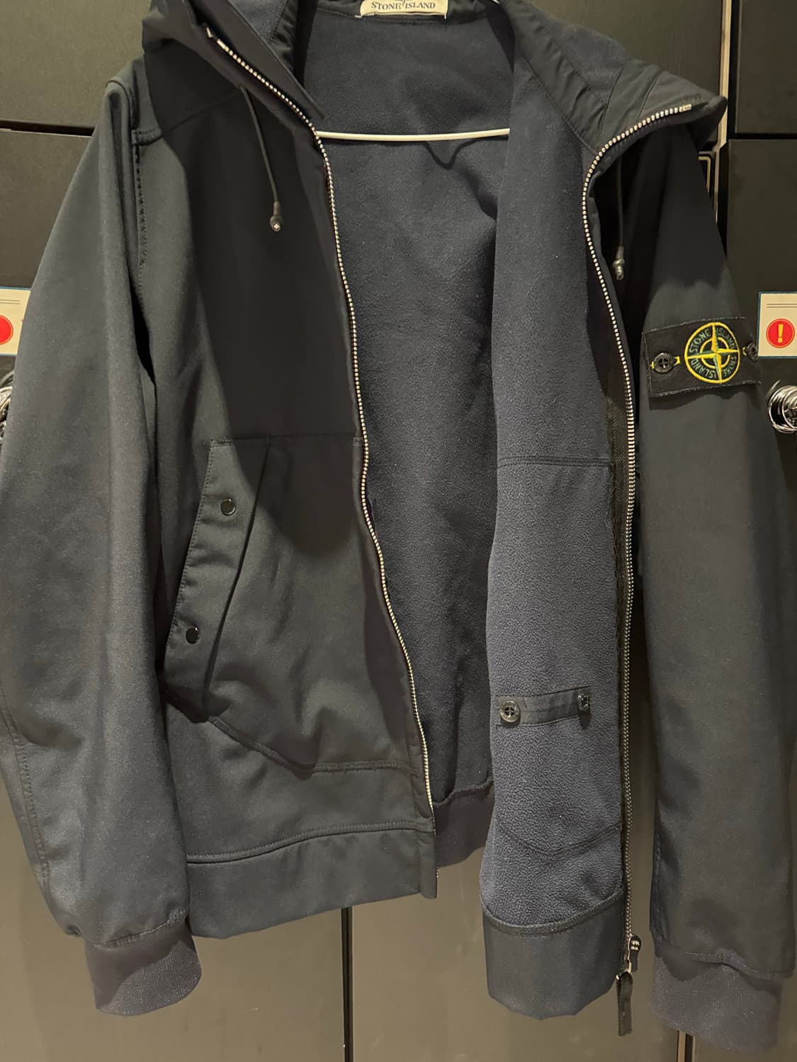 스톤아일랜드 소프트쉘 자켓 L 상품이미지1