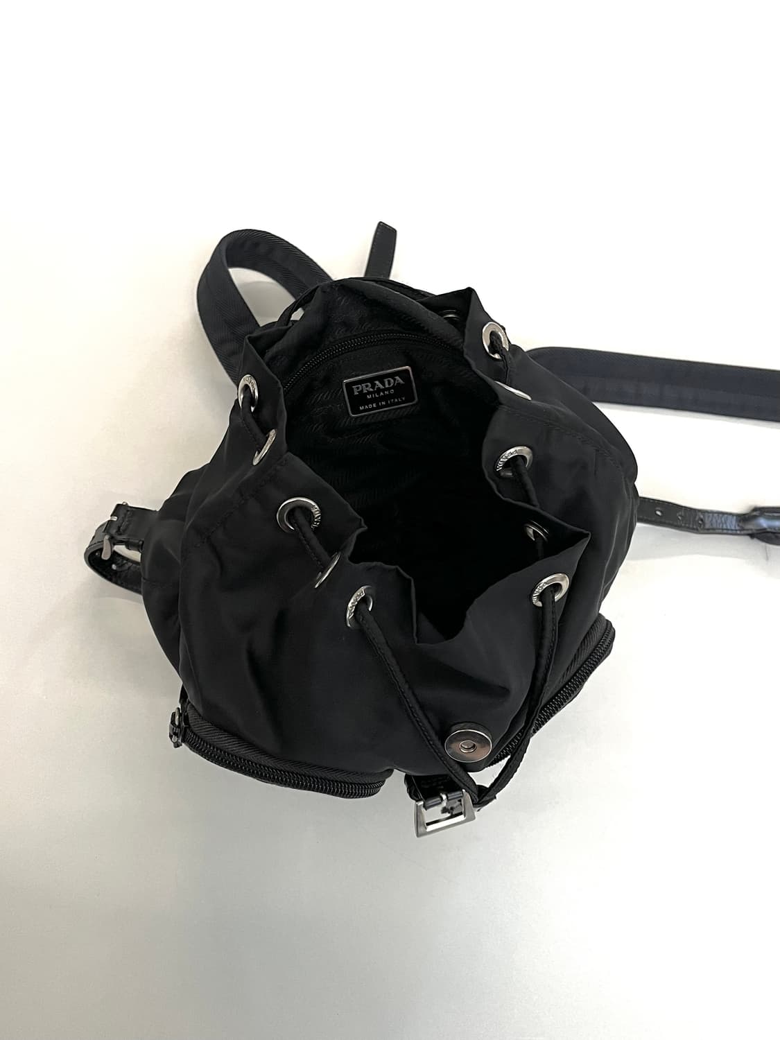 프라다 리나일론 더블 포켓 스몰 백팩 상품이미지5