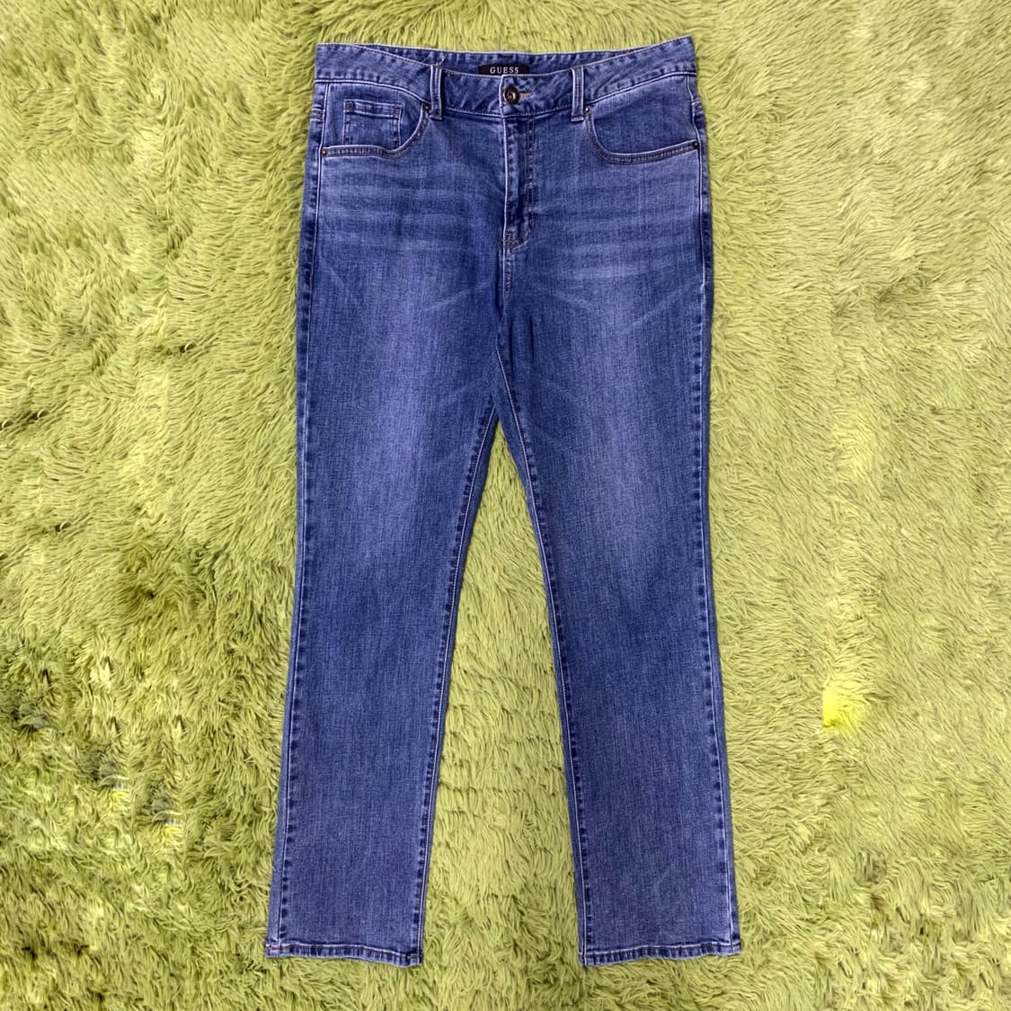 [35] 게스 로고 레더탭 테이퍼드핏 데님팬츠 상품이미지3