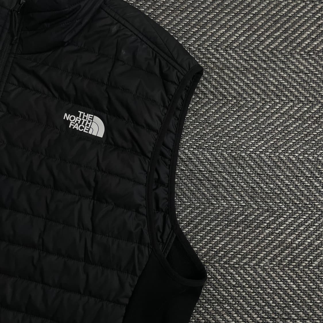 노스페이스 신형 블랙 경량 다운 베스트o 3717 상품이미지3