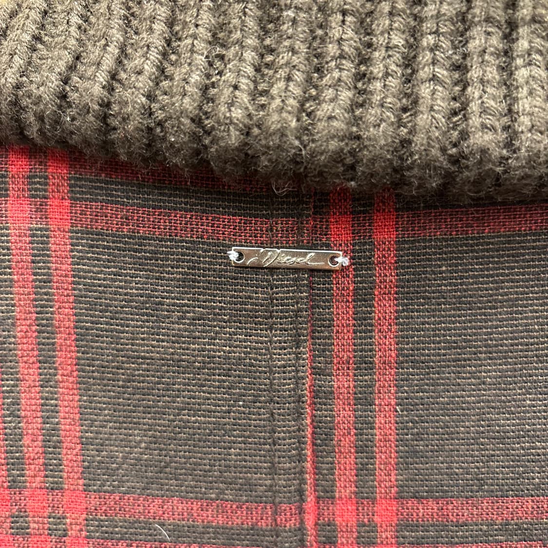 디젤 하이넥 체크 자켓 드로우 스트링 로고 장식 디테일 블랙 레드 상품이미지6