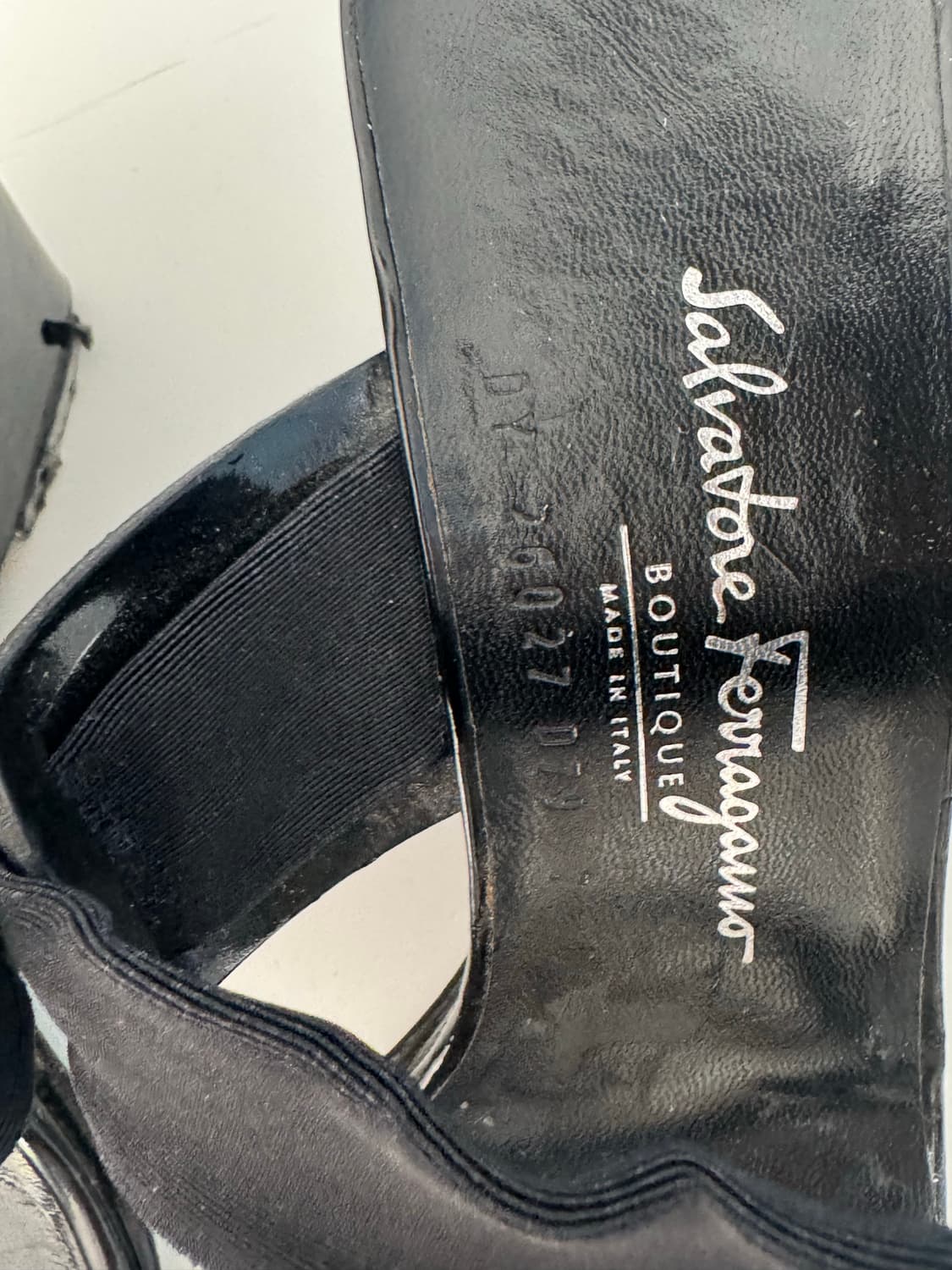 Salvatore Ferragamo Patent Leather Wedge 상품이미지5