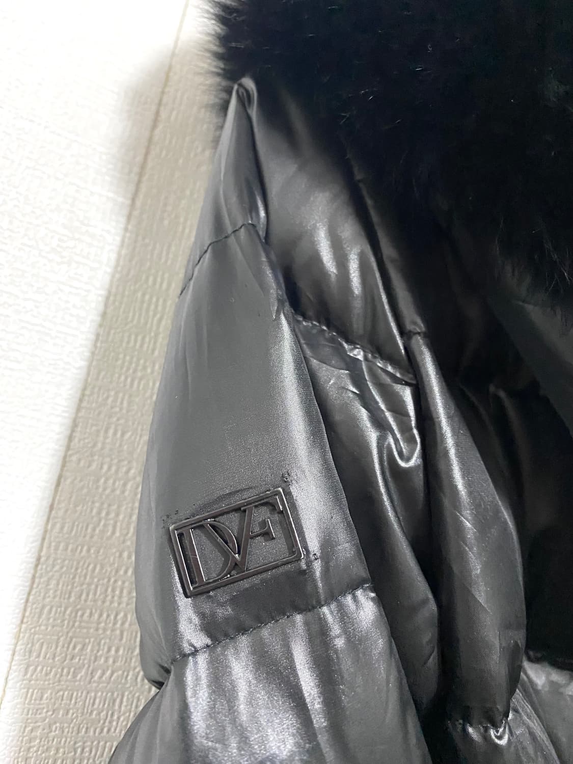 다이앤본포스텐버그 블랙 패딩 상품이미지10