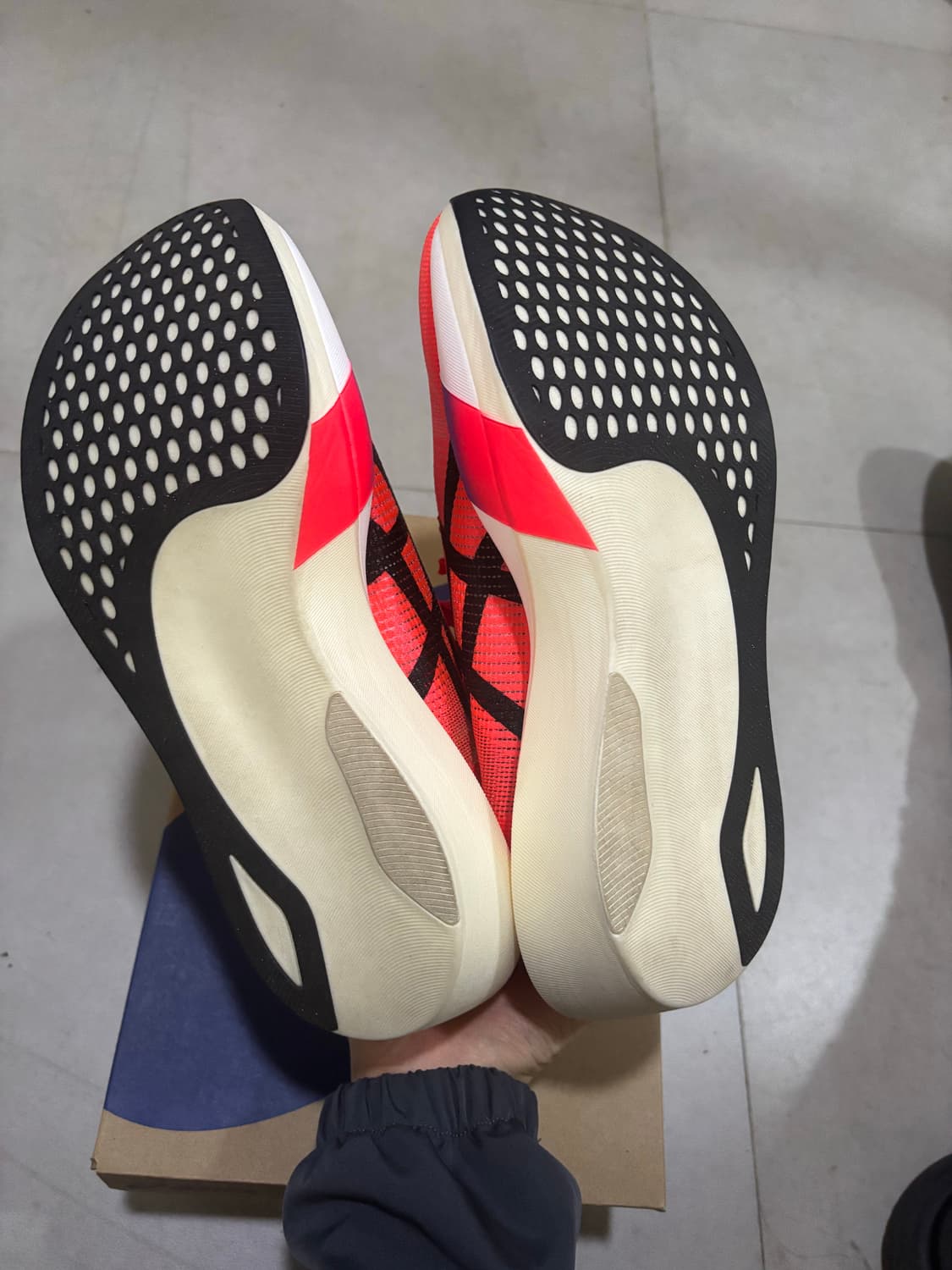 아식스 메타스피드 엣지 도쿄 275 상품이미지3