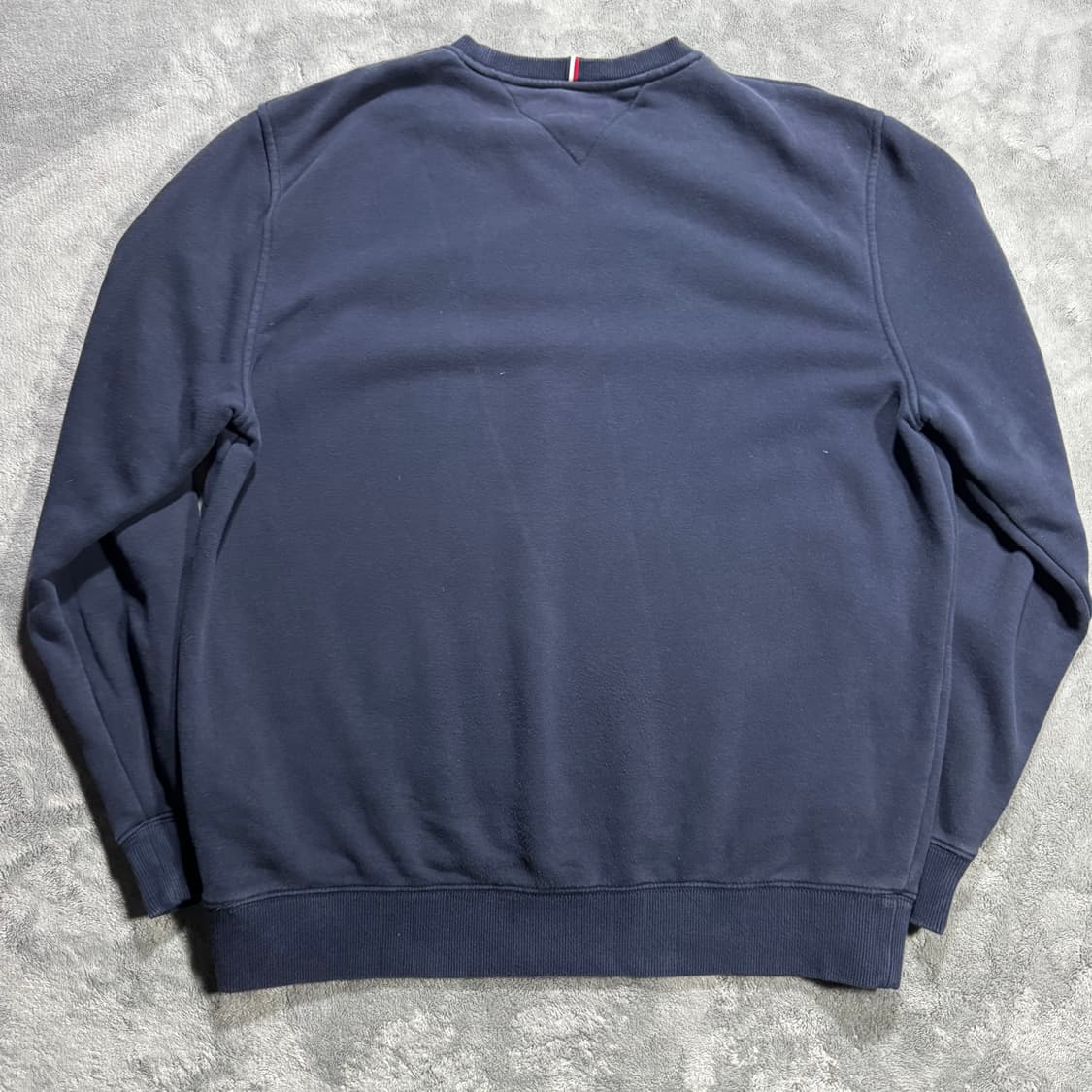 타미힐피거 빅로고 네이비 맨투맨 상품이미지3