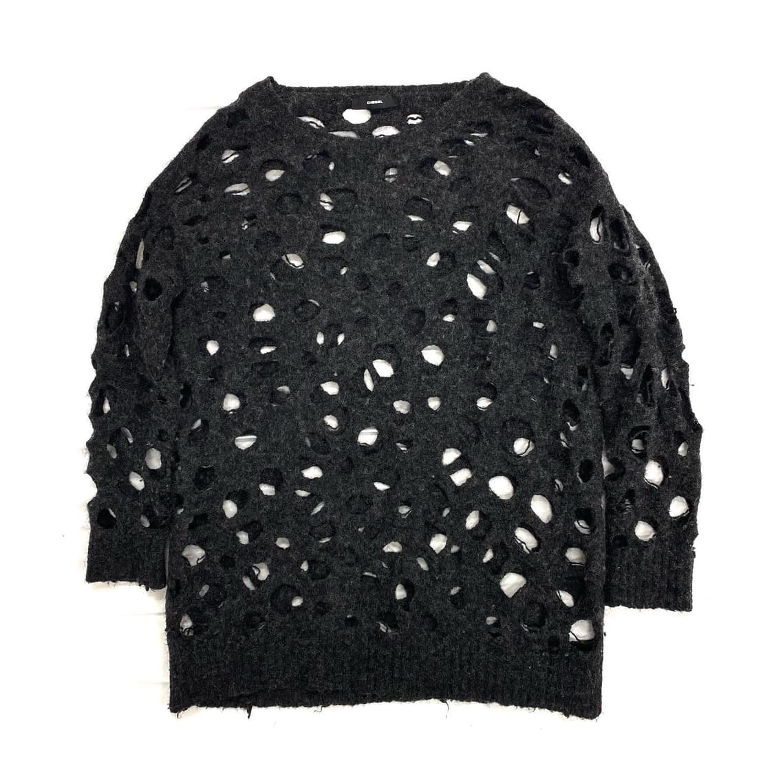 디젤 펀칭 디테일 그런지 니트 스웨터 상품이미지4