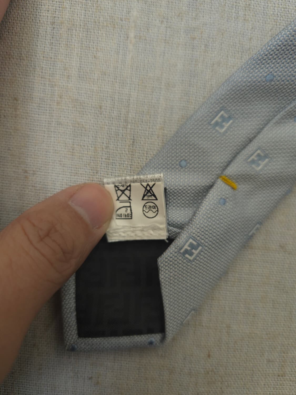 펜디 FF로고 견100% 넥타이 하늘색 상품이미지9