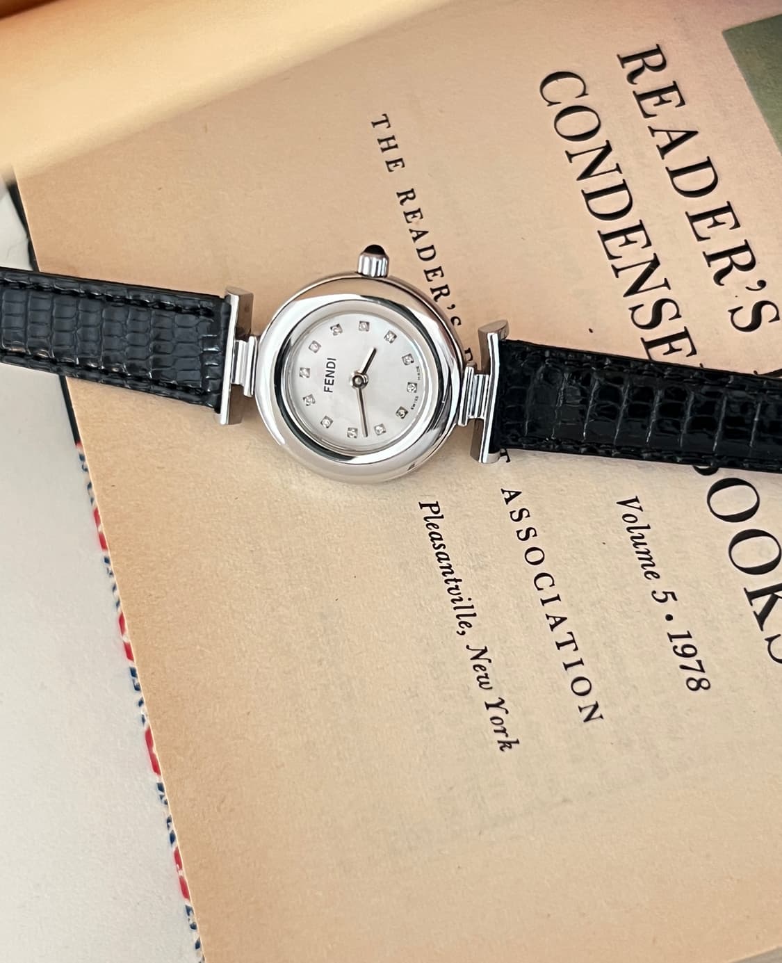 펜디 쉘 다이얼 12p 다이아 시계 / 정품감정 . 케어  상품이미지2