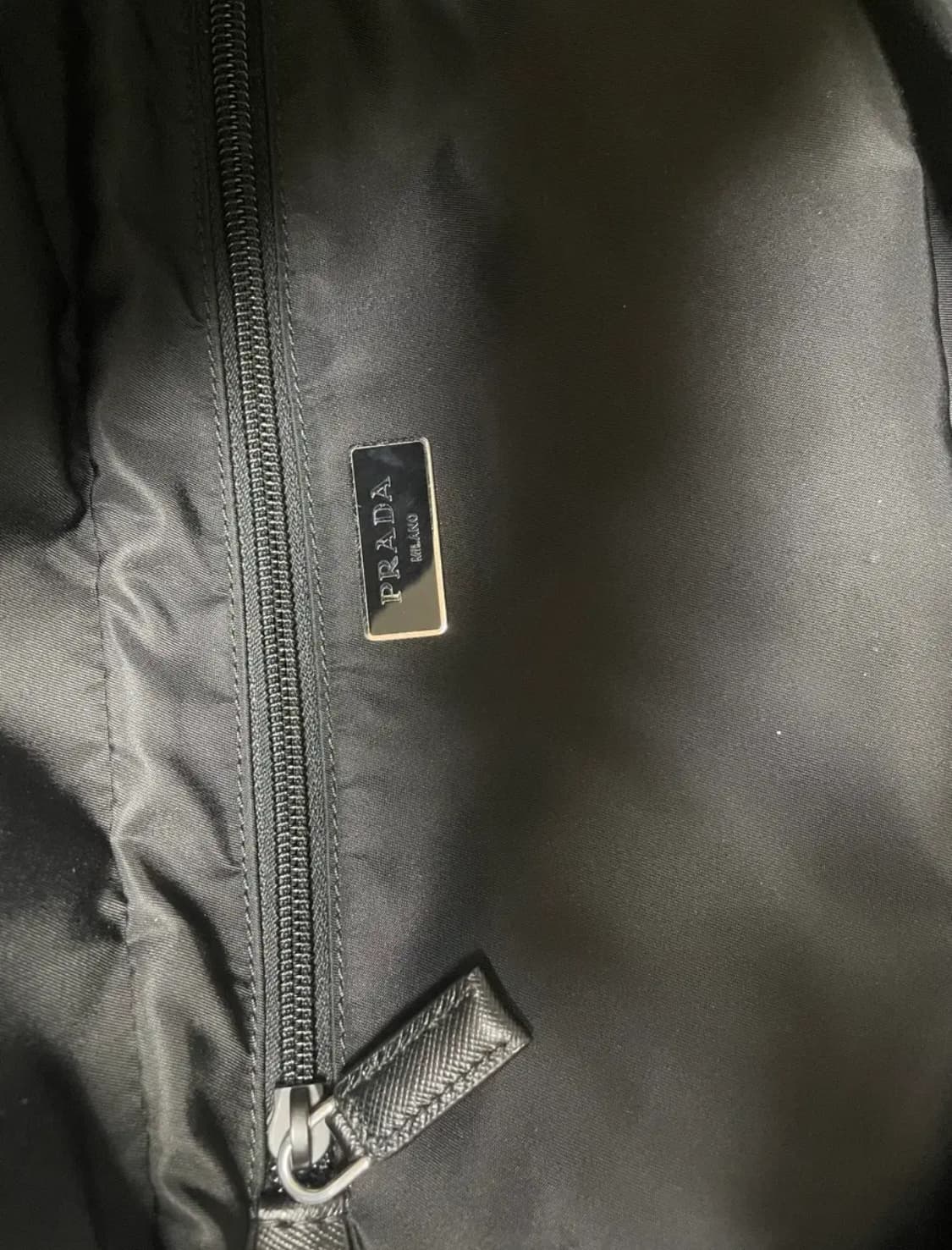 프라다 바이커백 라지 블랙 2VH991 상품이미지3