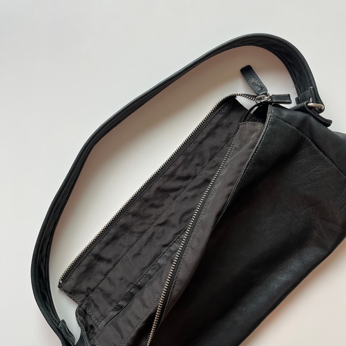 Margaret Howell Leather Shoulder Bag 상품이미지4