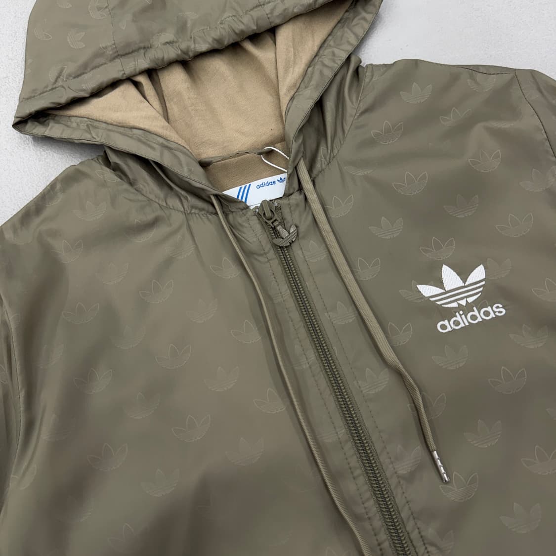 아디다스 올리브 카키 파이어버드 멀티로고 크롭 후드 바람막이 상품이미지3
