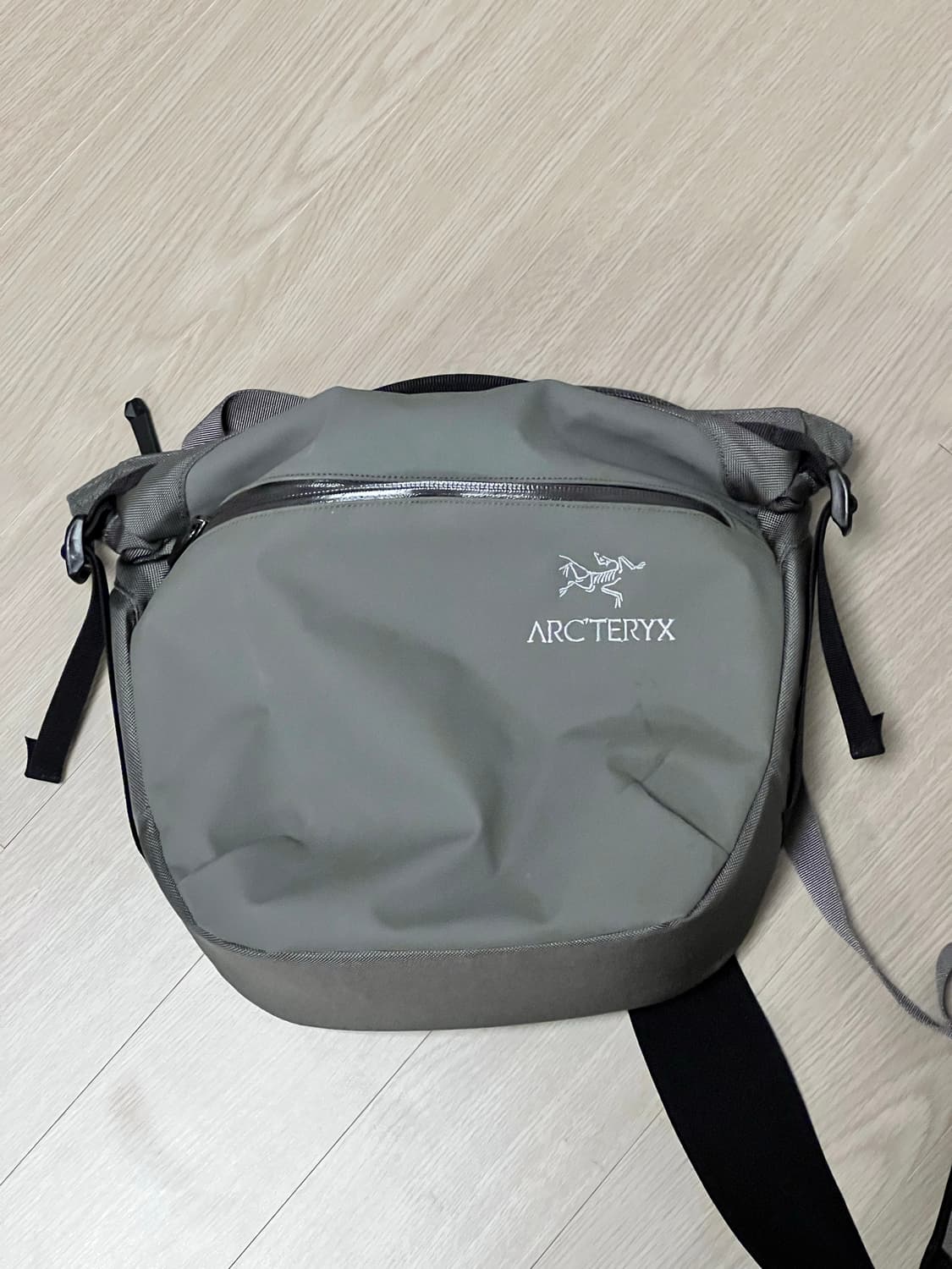 22년 아크테릭스 빔즈 아로 8 숄더백 상품이미지1