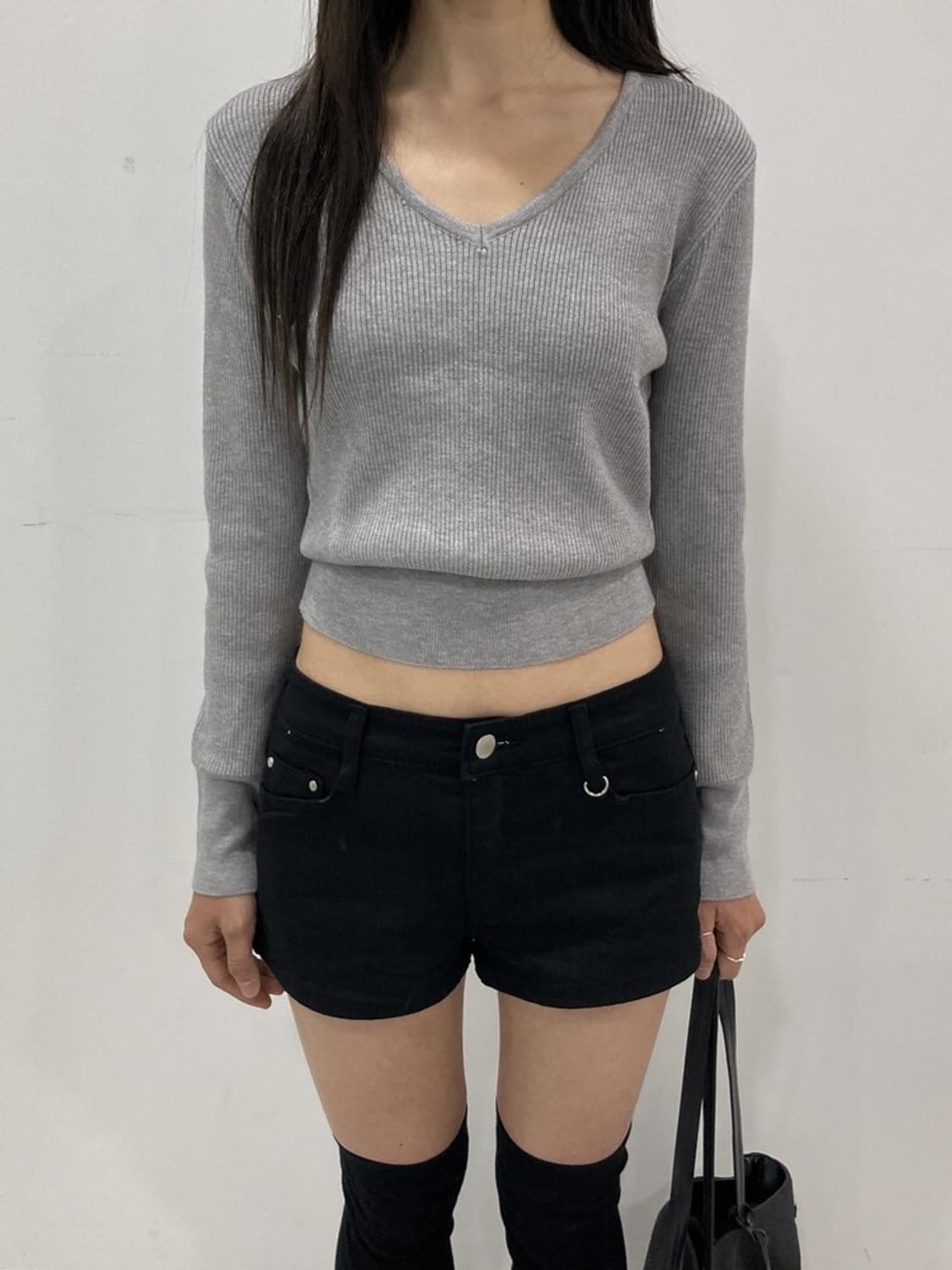 비센사이 비삼샵 브이넥 니트 블랙 상품이미지3