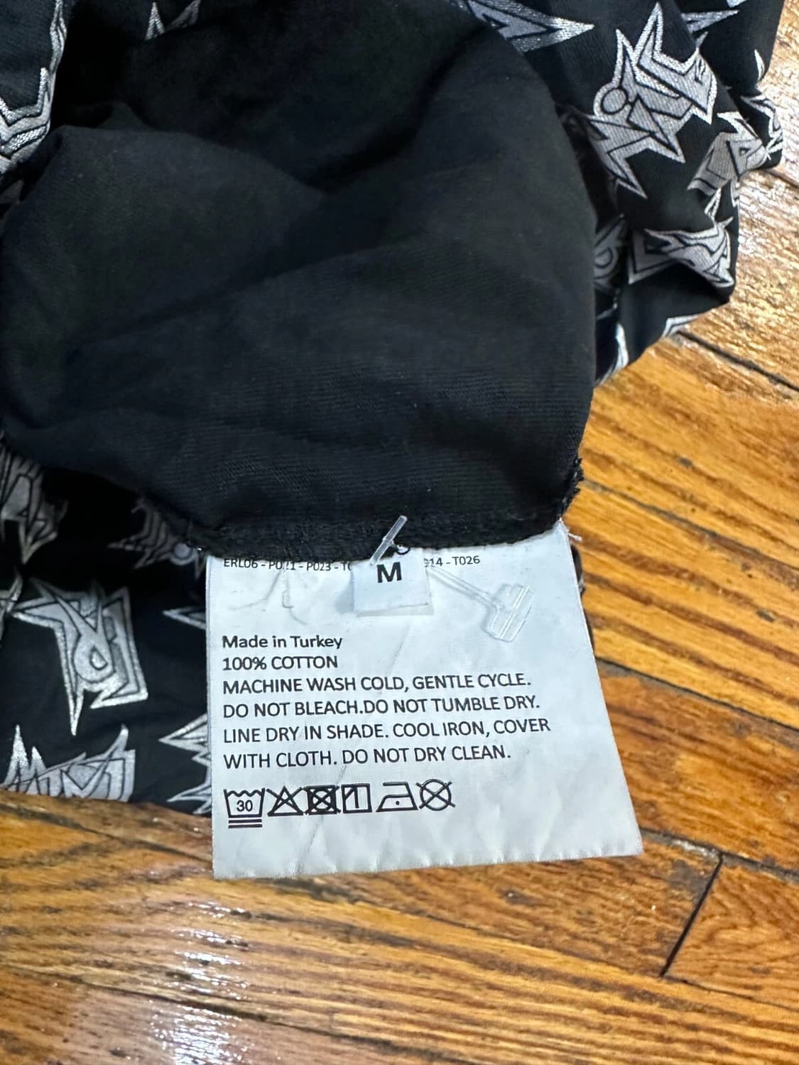 ERL 이알엘 올오버 로고 프린트 롱슬리브 티셔츠 블랙 상품이미지2