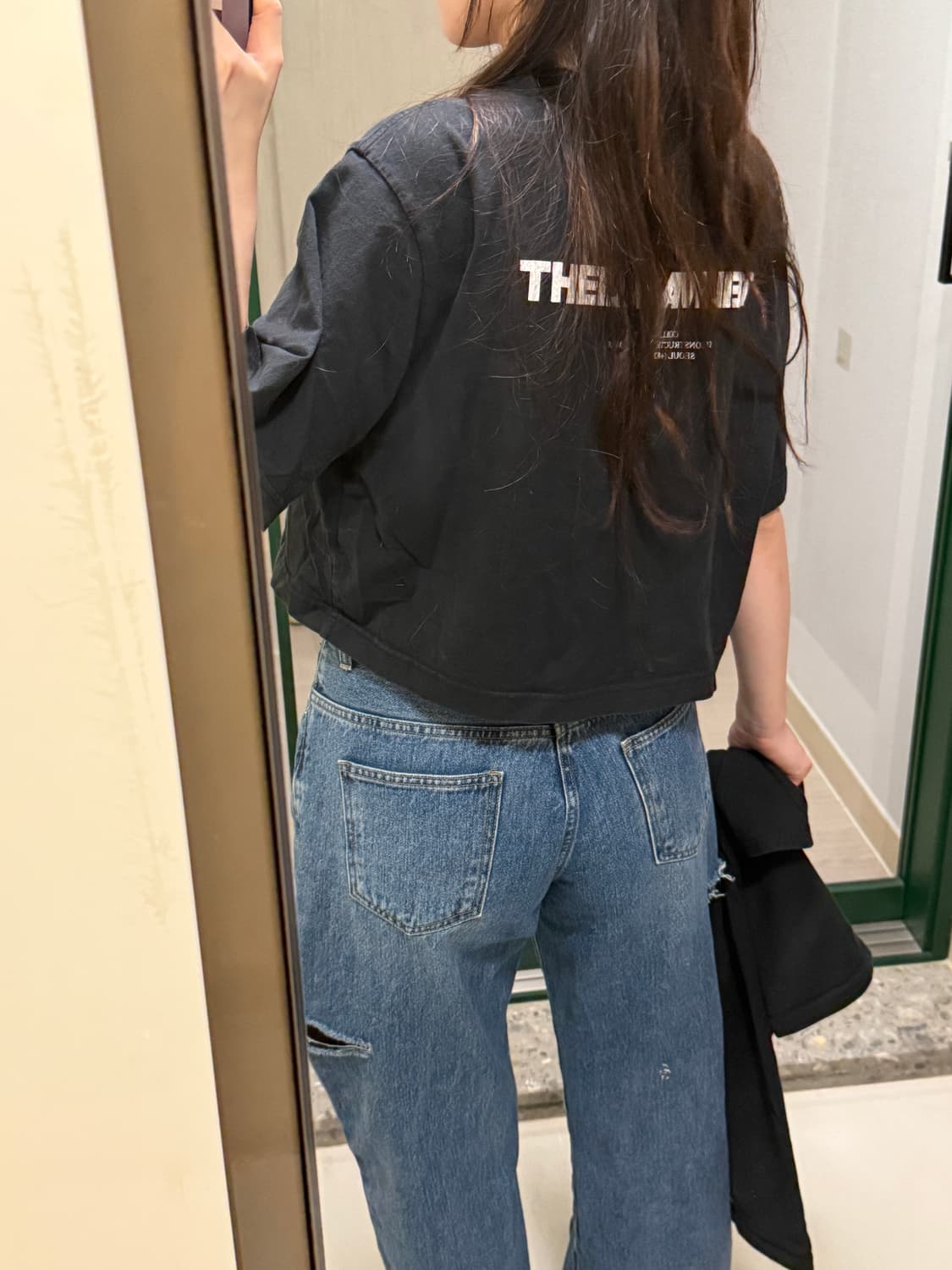 더일마 블랙 크롭반팔티 + 크롭 맨투맨 =2만원 상품이미지3