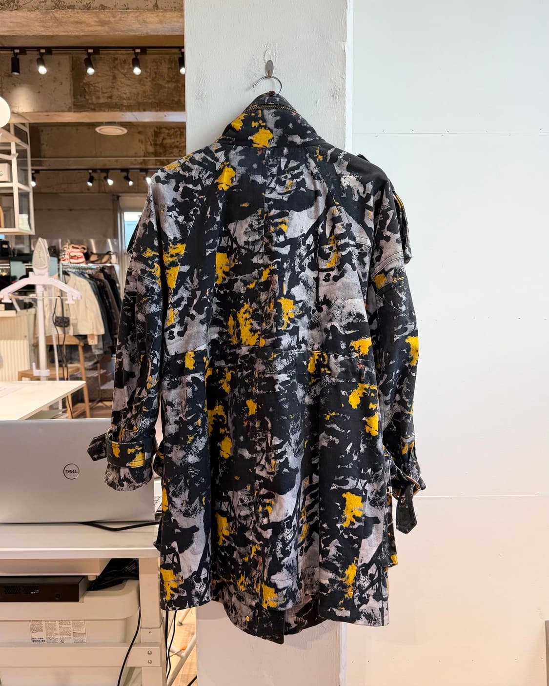 비비안 웨스트우드 블랙 옐로우 페인팅 프린팅 자켓  상품이미지7