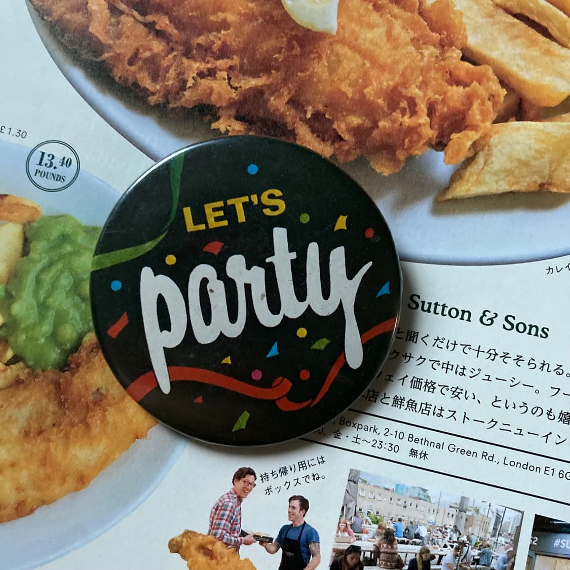 빈티지 LET’S PARTY 파티 레터링 프린팅 핀 버튼 뱃지 브로치 상품이미지1