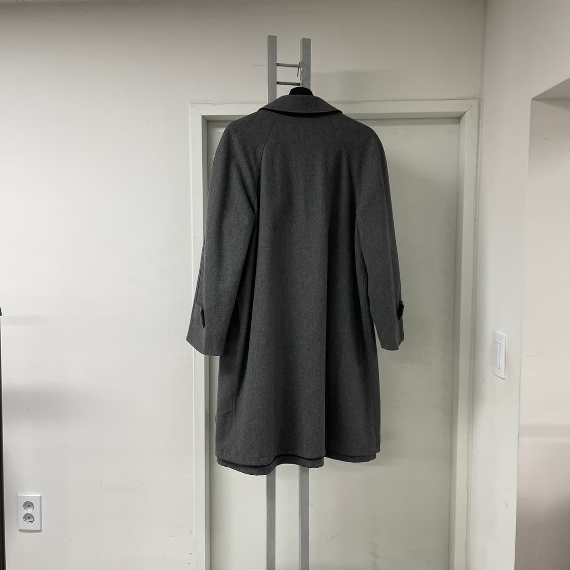 안나마리아 블랙/그레이 리버시블 코트 42(W) 상품이미지7