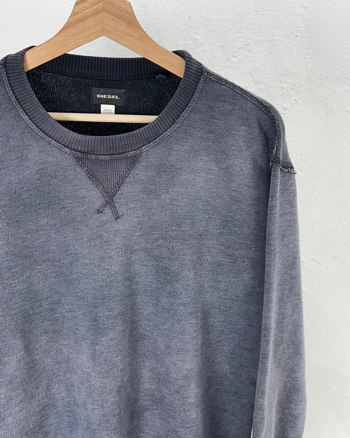 디젤 차콜 그레이 피그먼트 워시 슬릿 플레이트 맥 스티치 스웨트 셔츠 상품이미지3