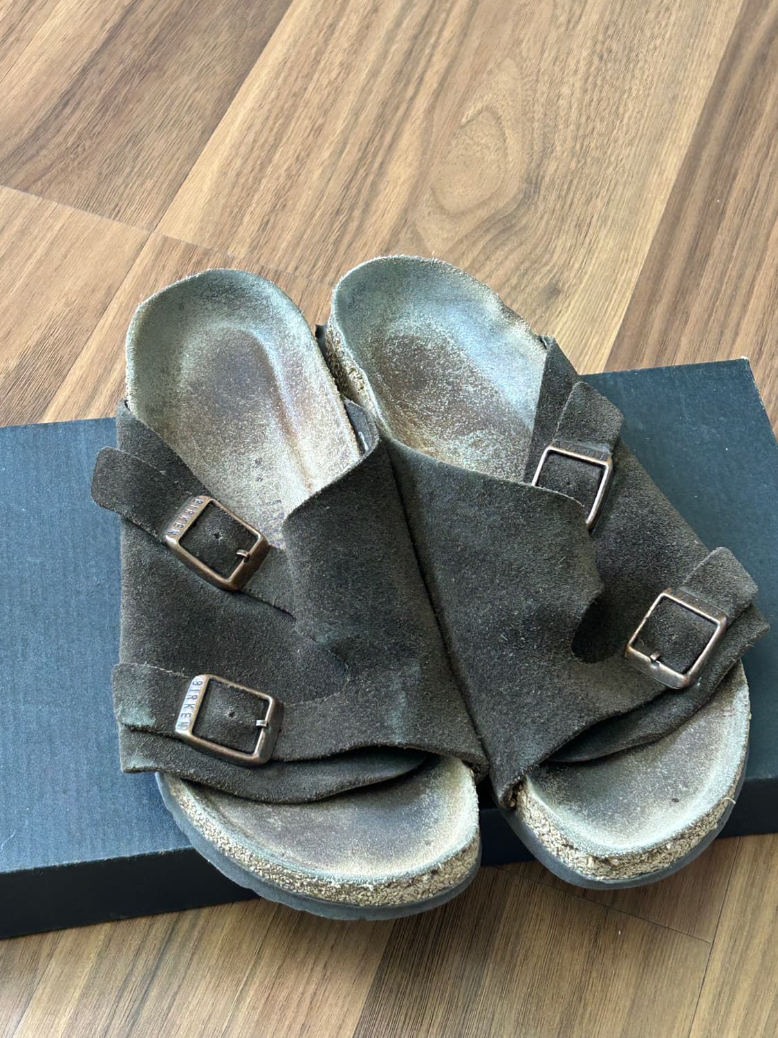 버켄스탁 취리히 스웨이드 샌들 230-235 상품이미지1