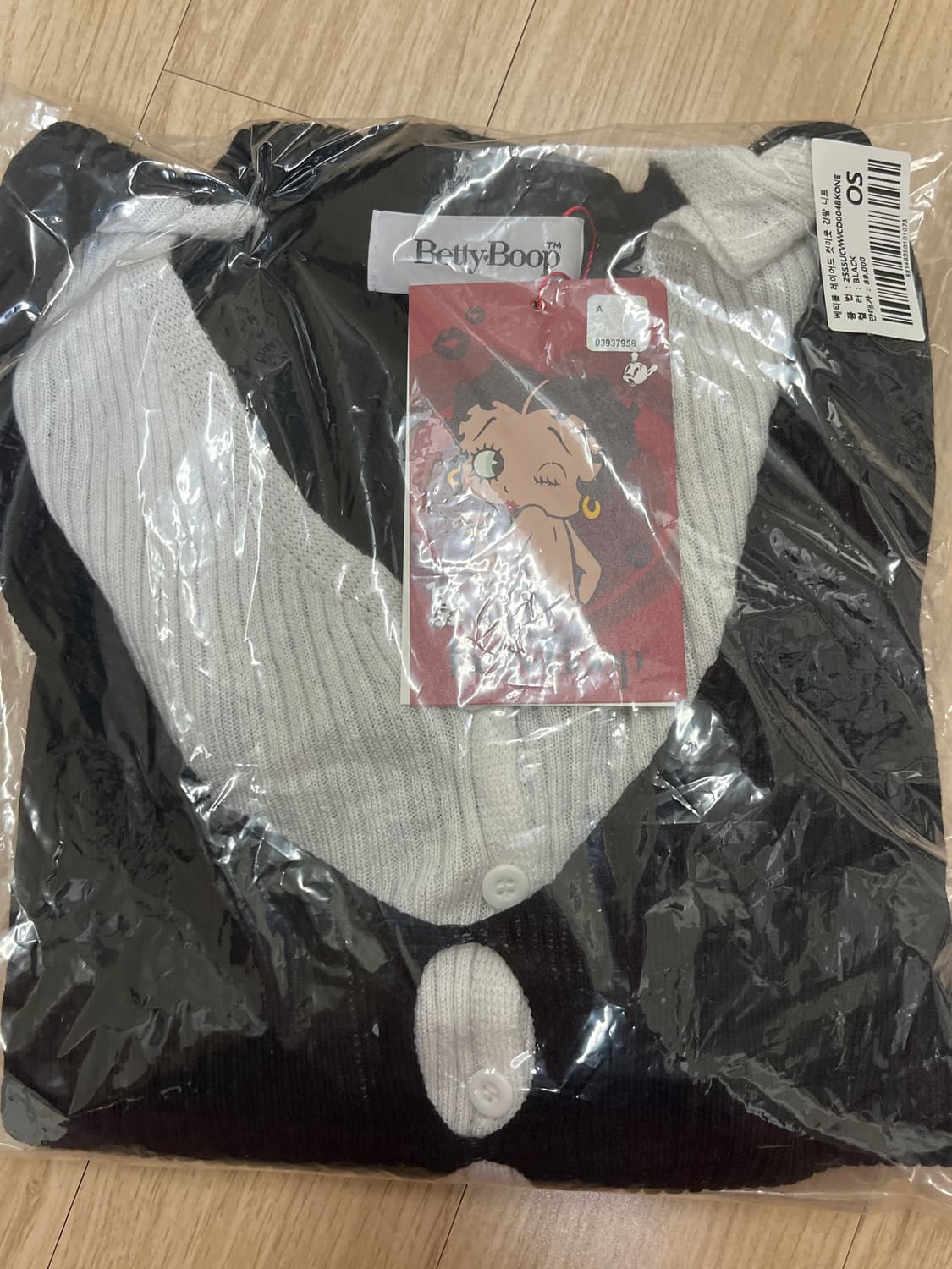 베티붑 컷아웃 니트 새제품 상품이미지2