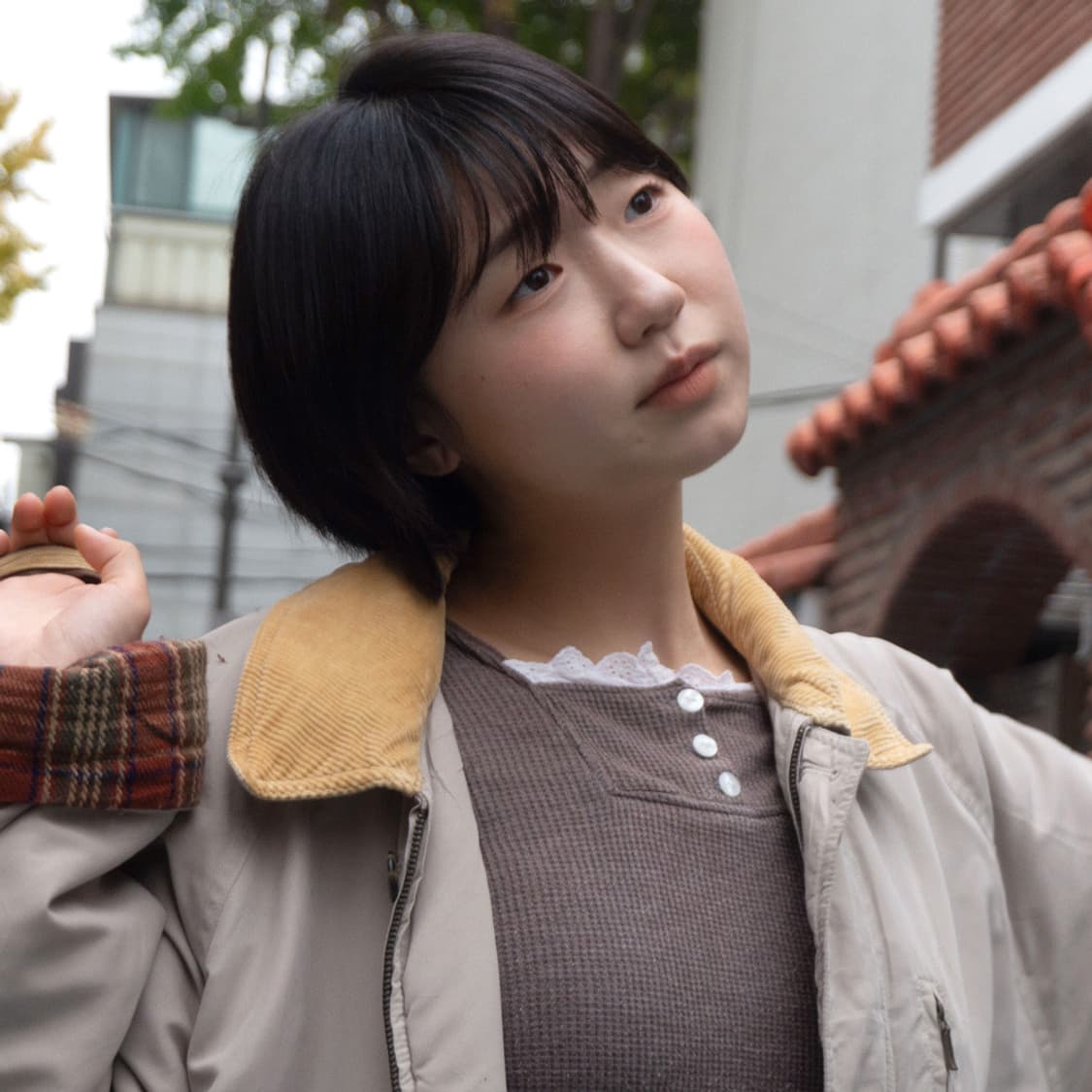 모닥불 브라운 레이스 티 상품이미지9