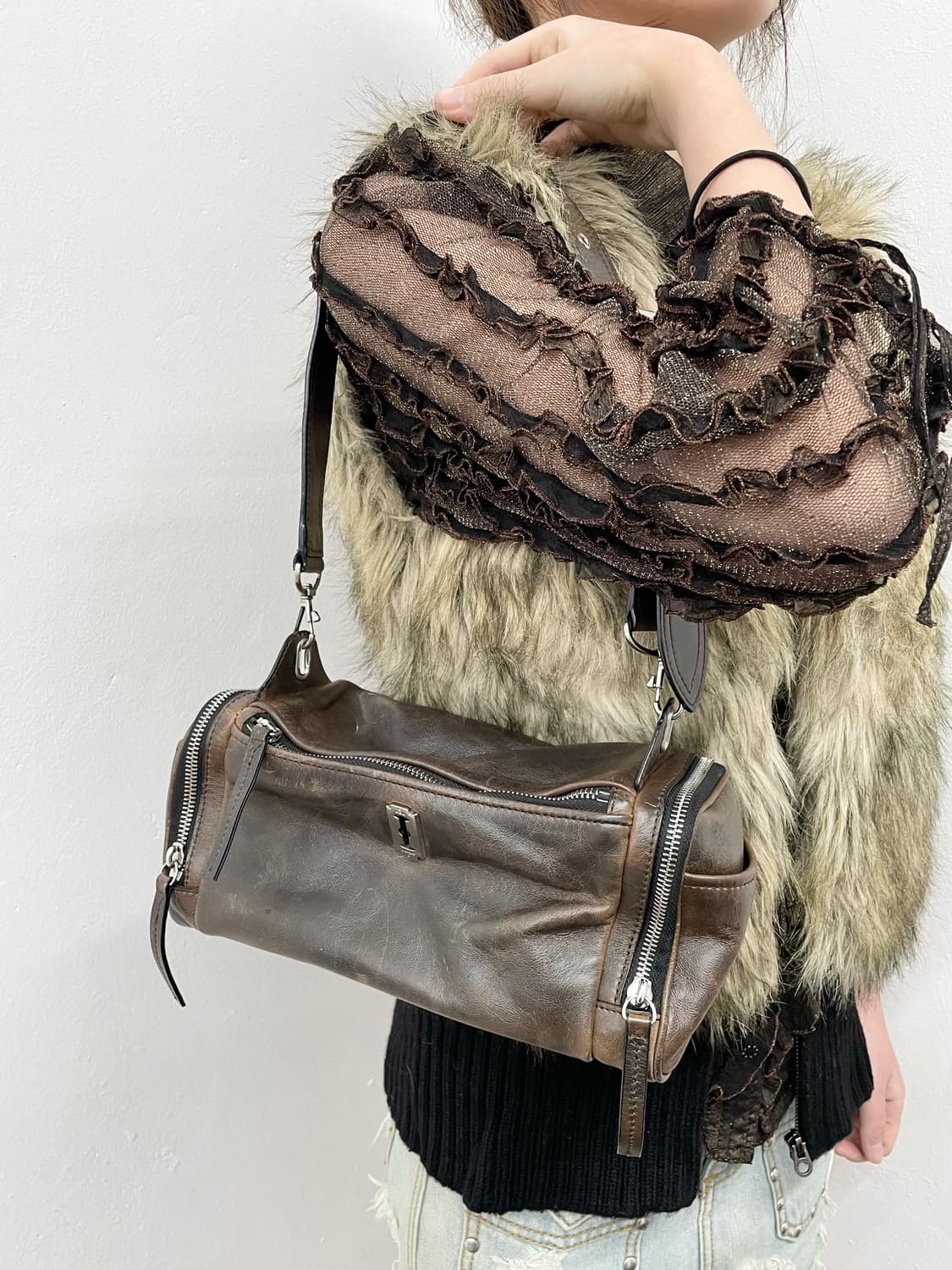 분크 퍼펙 멀티 포켓 숄더 스몰 브라운 상품이미지3