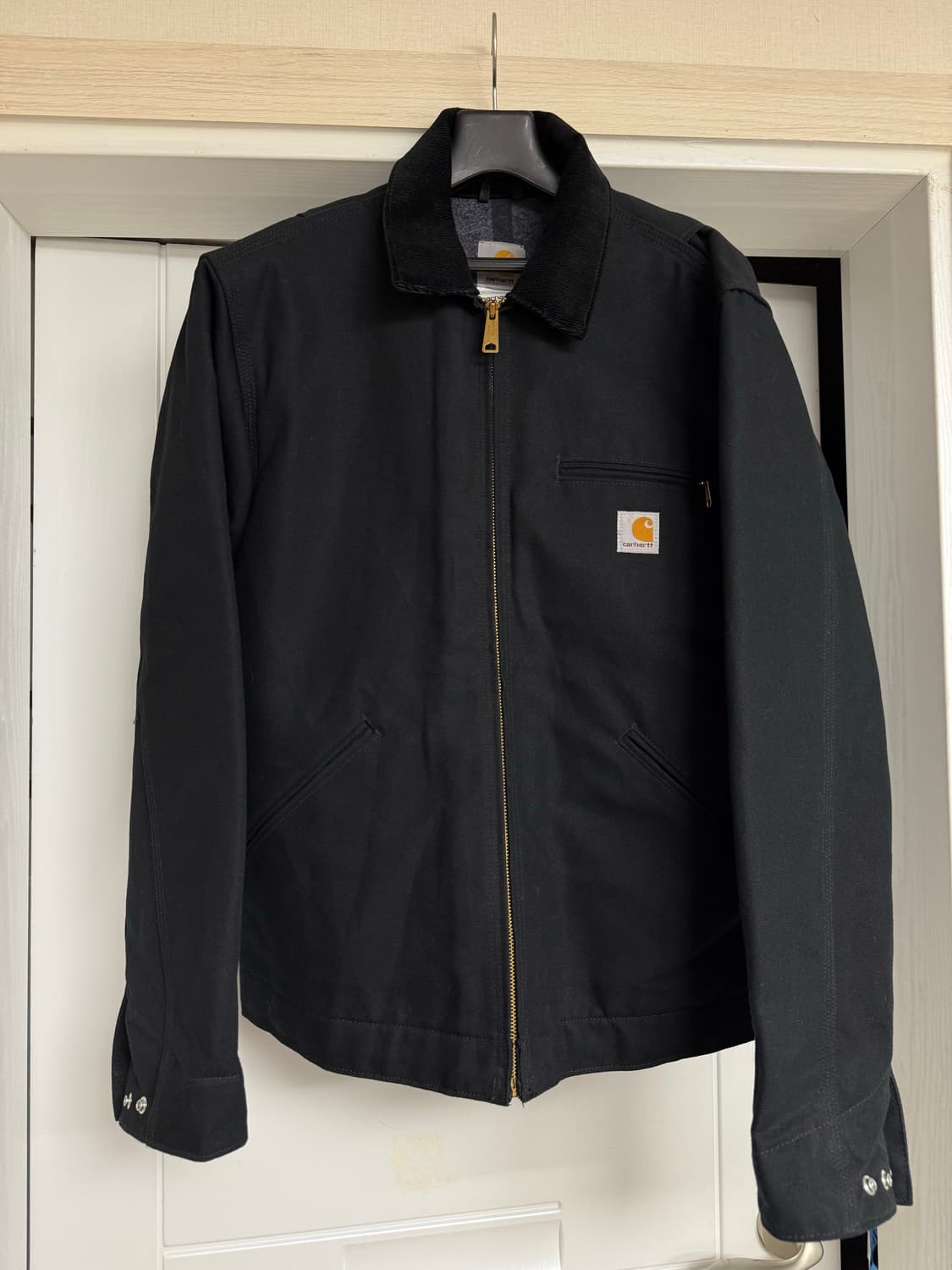 칼하트 디트로이트 j001 M사이즈 판매합니다 상품이미지1