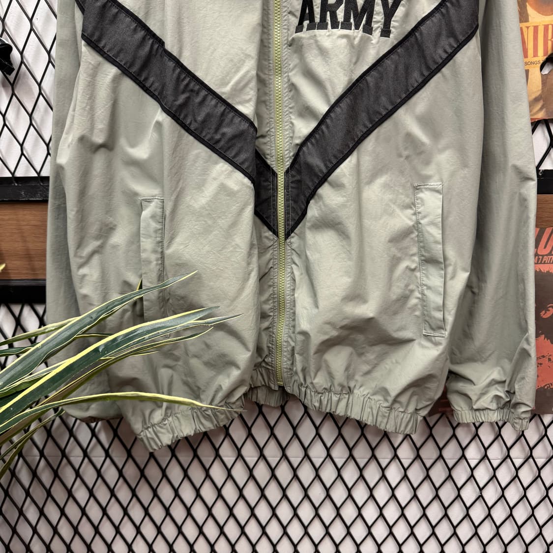 L/L 90s IPFU 1세대 US ARMY 오리지널 V 스카치 바람막이 상품이미지4