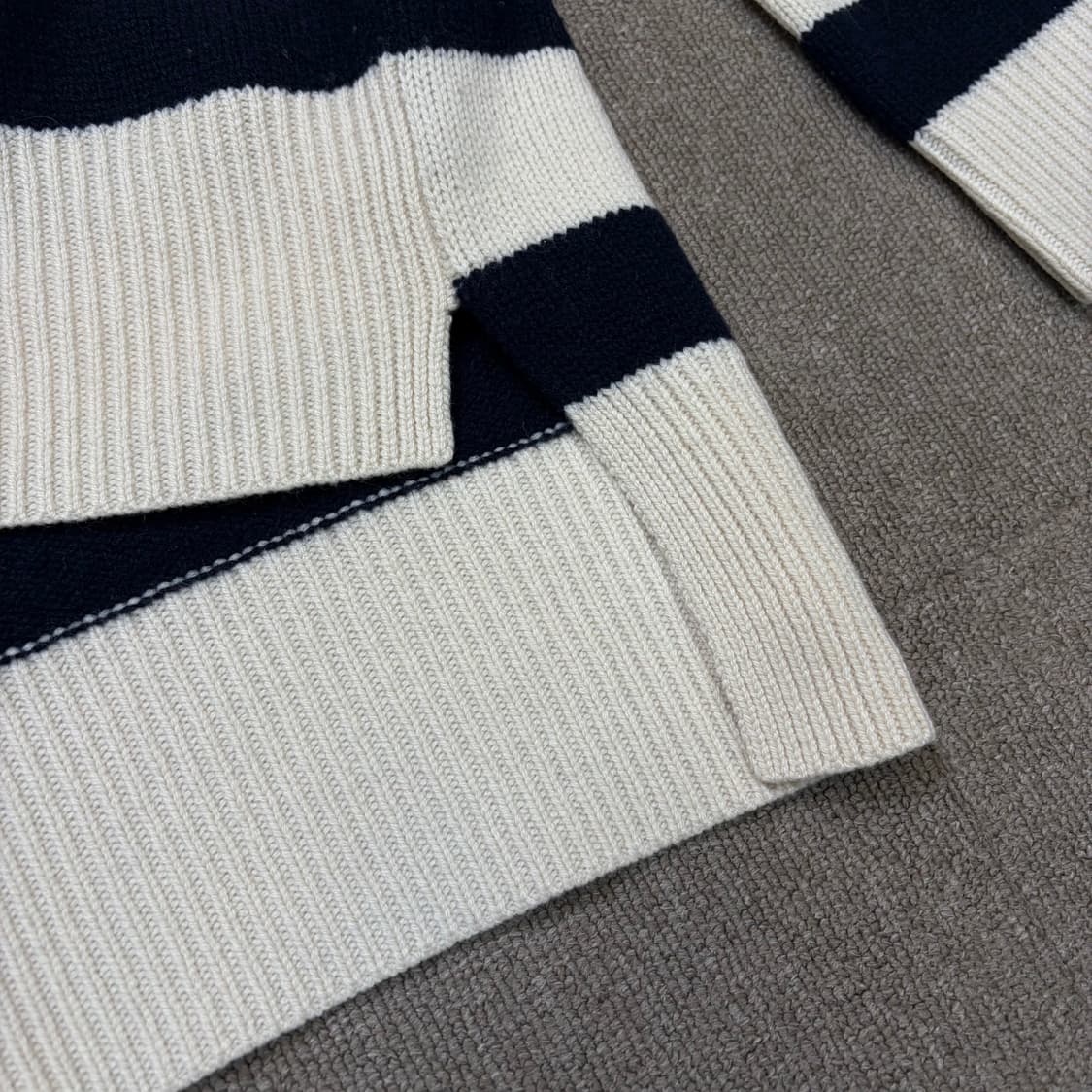 theory 띠어리 우먼스 오버핏 스트라이프 니트  상품이미지3