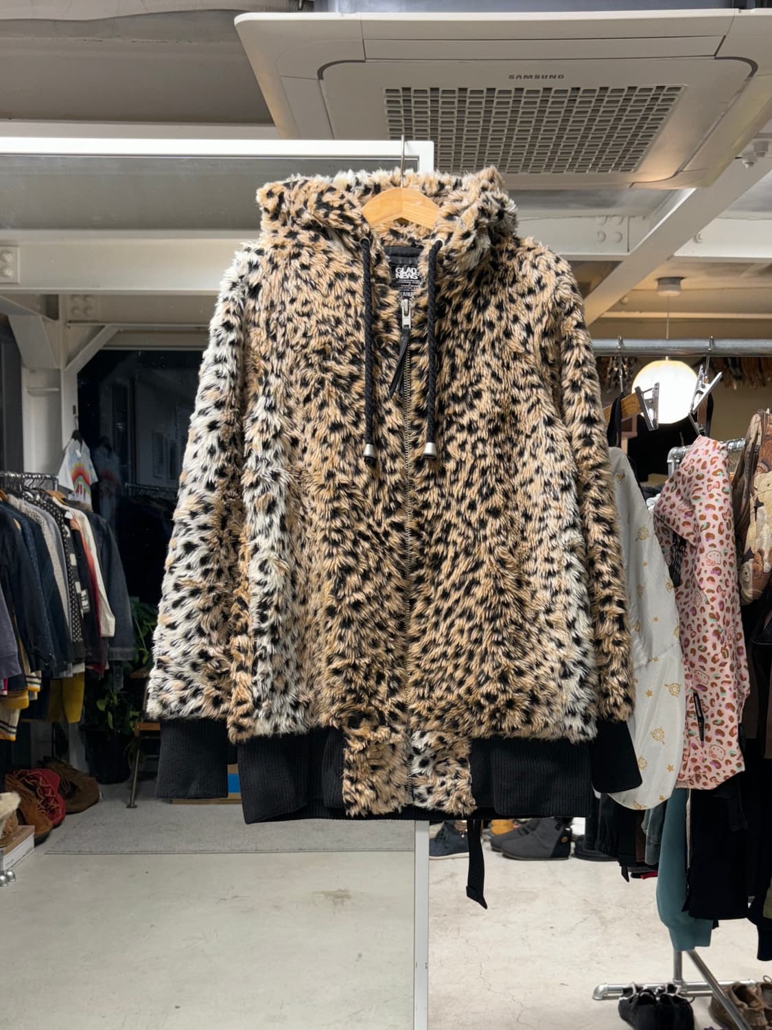 Glad news 레오파드 퍼 후드집업 상품이미지1