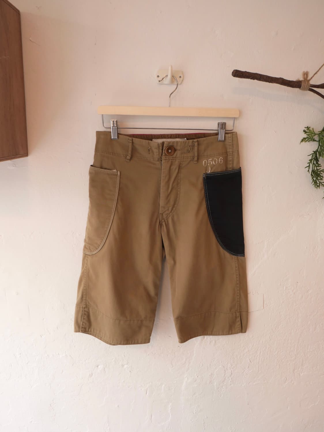 캐피탈 패치 하프 팬츠 상품이미지1