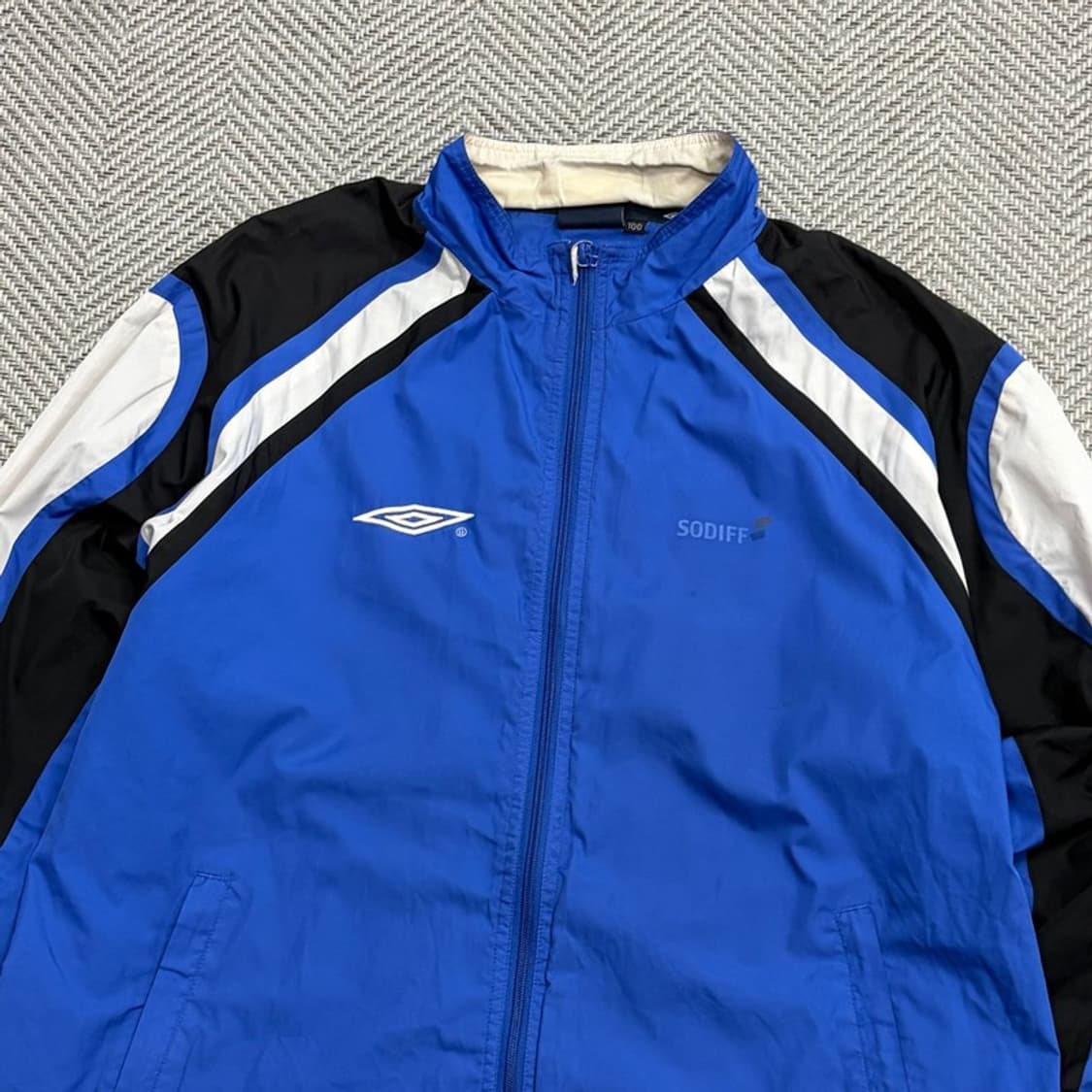 엄브로 배색 로고 바람막이 v1841 상품이미지3