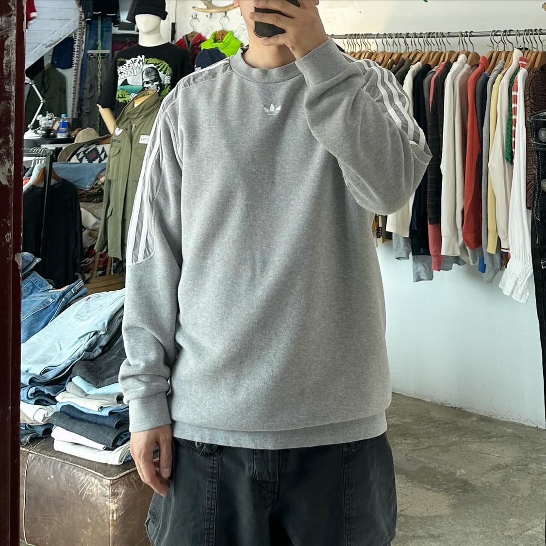 (착용컷) 아디다스 맨투맨 (남성용 103) 상품이미지2