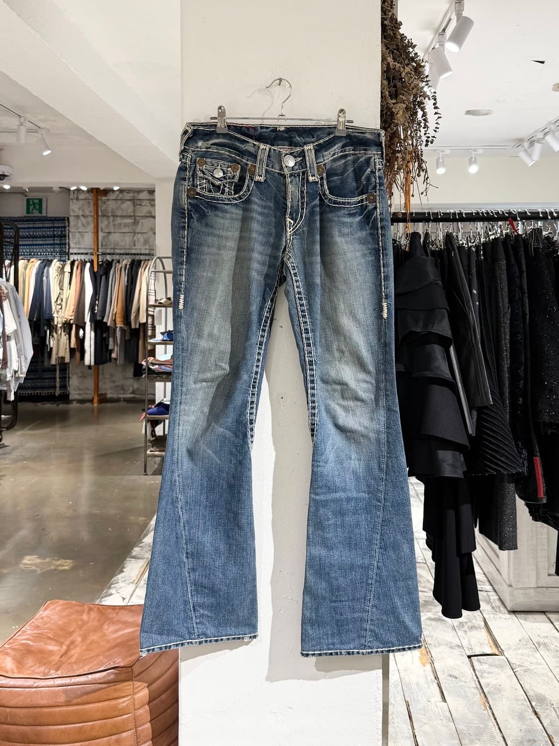 트루릴리전 조이 슈퍼T 플레어 데님 진 상품이미지1