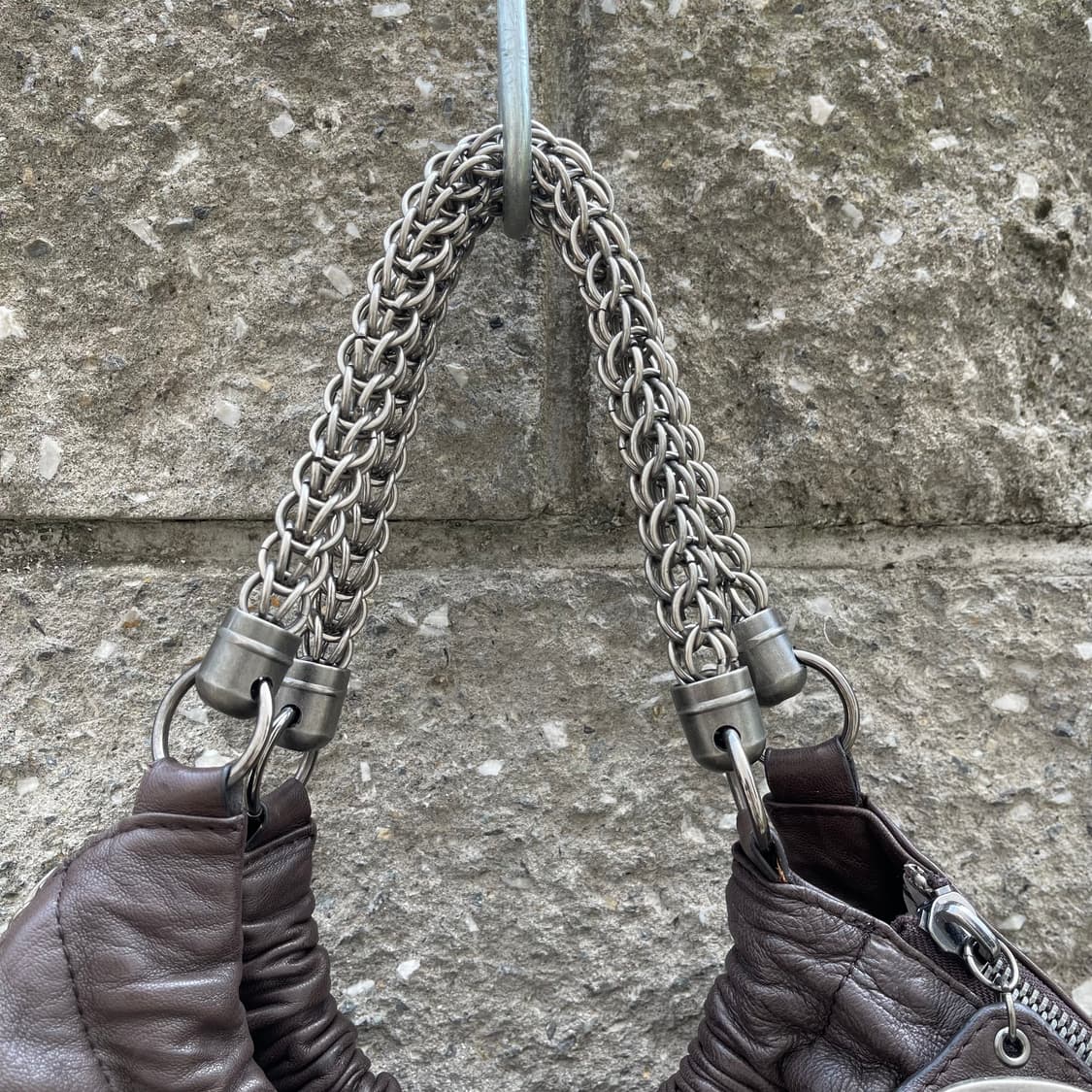 [OS] THOMAS WYLDE 브라운 레더 체인 숄더백 상품이미지4