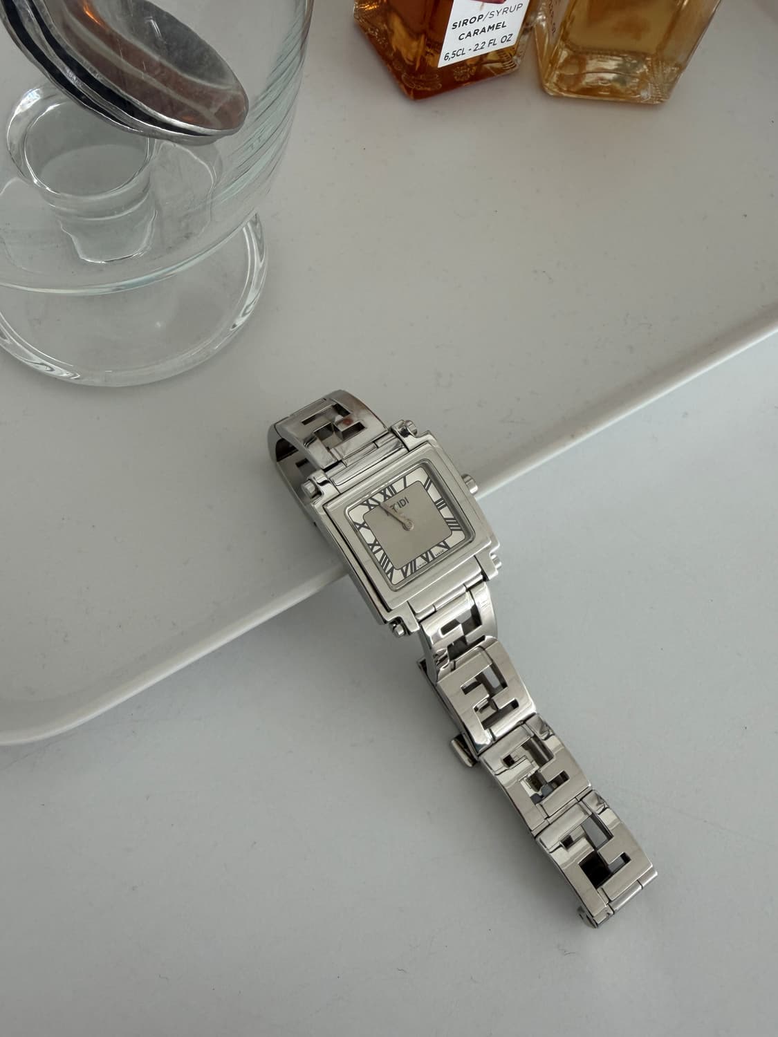 [FENDI] Classic Steel FF watch 6000L 상품이미지1