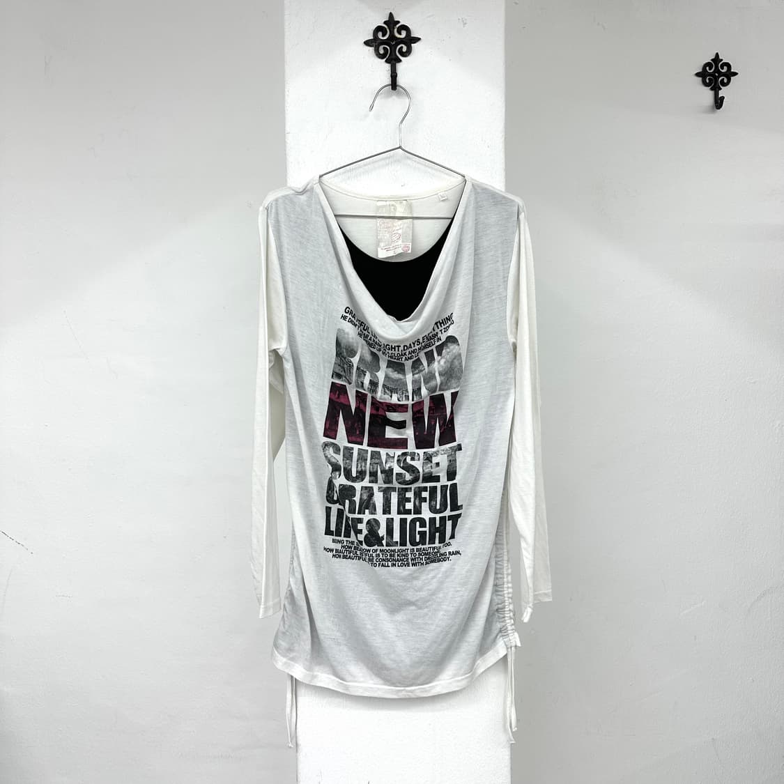 Drape lettering shirring long sleeve 상품이미지3