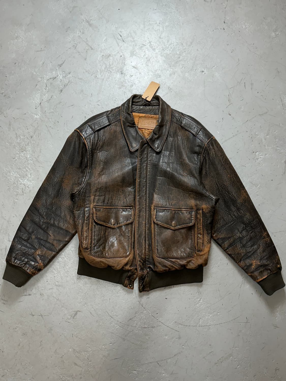 90's 빈티지 하드에이징 A2 봄버 자켓 빈티지 레더 자켓 상품이미지1