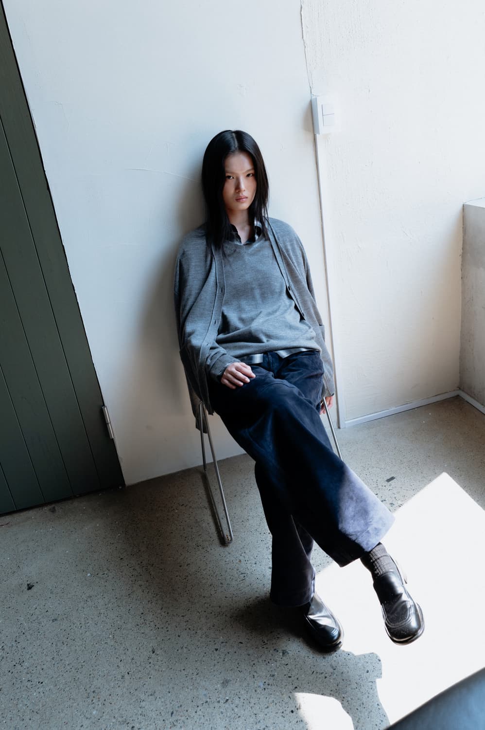 모노하 팬츠 Dusty suede curve pants navy 상품이미지2