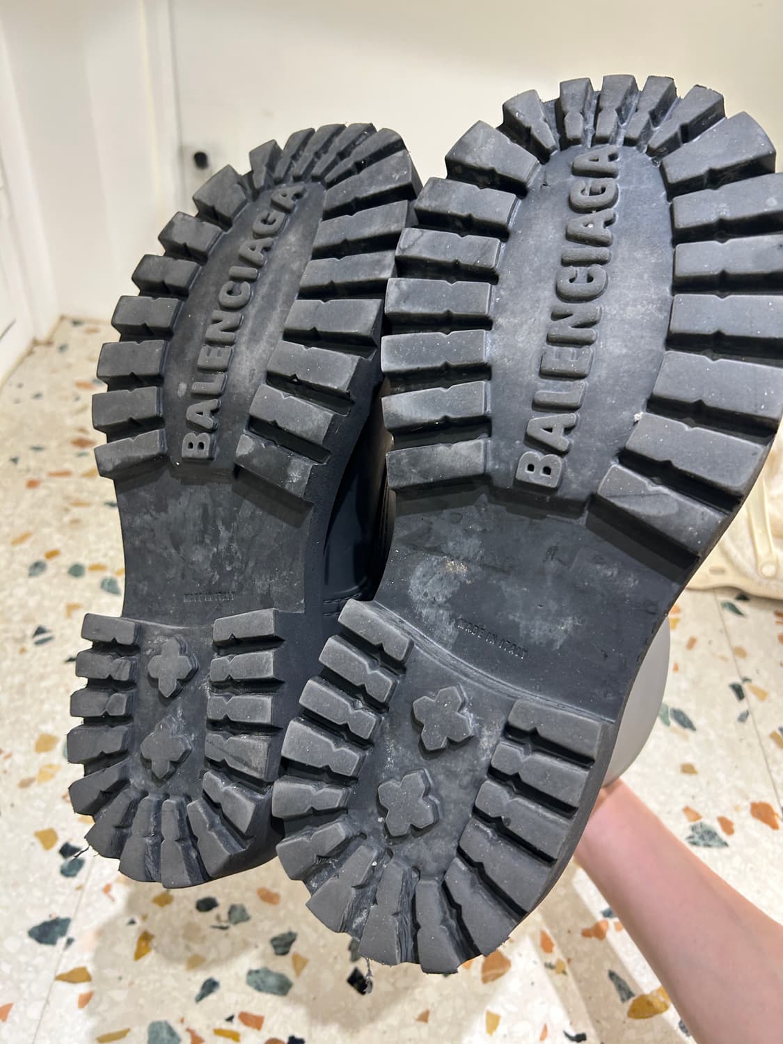 발렌시아가 스테로이드 부츠 43 상품이미지3