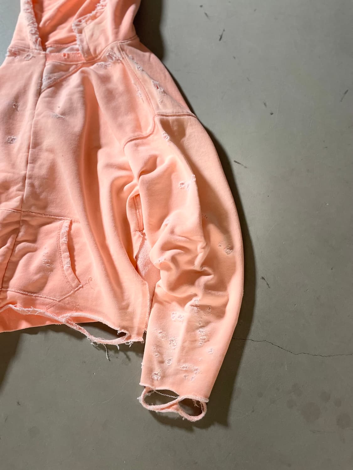 KZ 아틀리에 Distressed Hoodie  상품이미지4