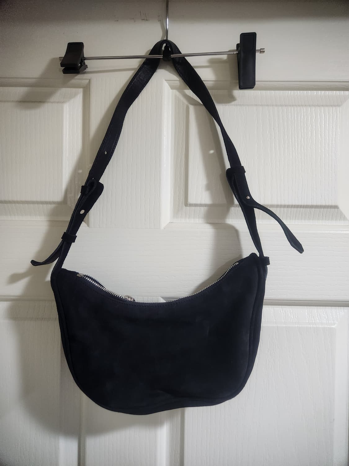 블랙 스웨이드 숄더백 상품이미지1