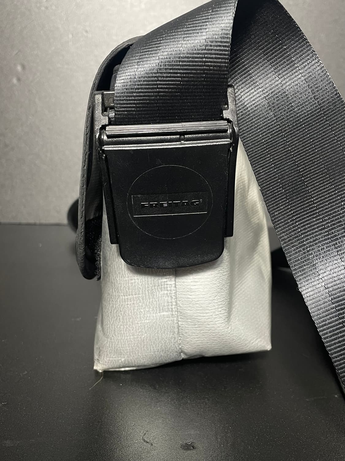 프라이탁 하와이파이브오 메신저백 F41 Hawaii Five O 상품이미지8