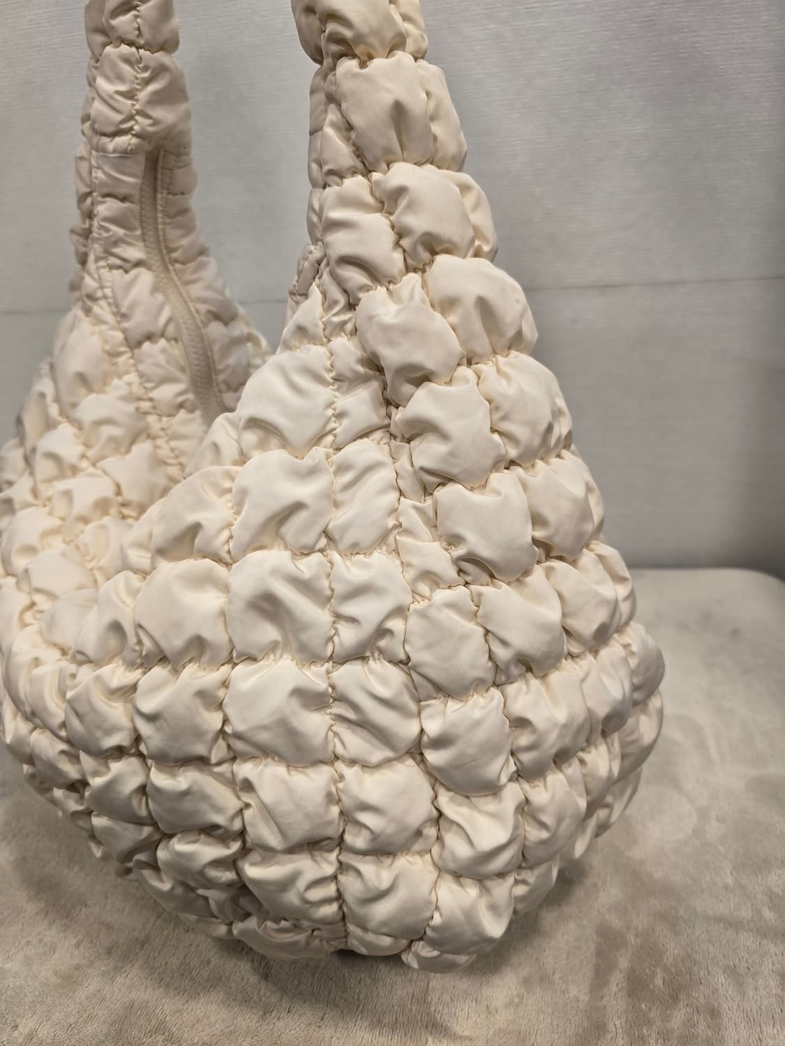 COS 코스 퀼팅 오버사이즈 숄더백 상품이미지4