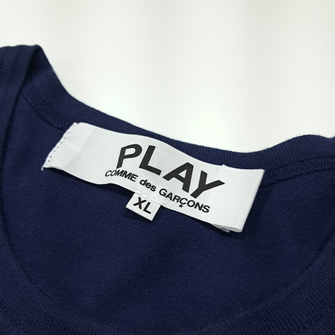 CK113 XL 꼼데가르송 일본판 하트 와펜 네이비 반팔 티셔츠 상품이미지3