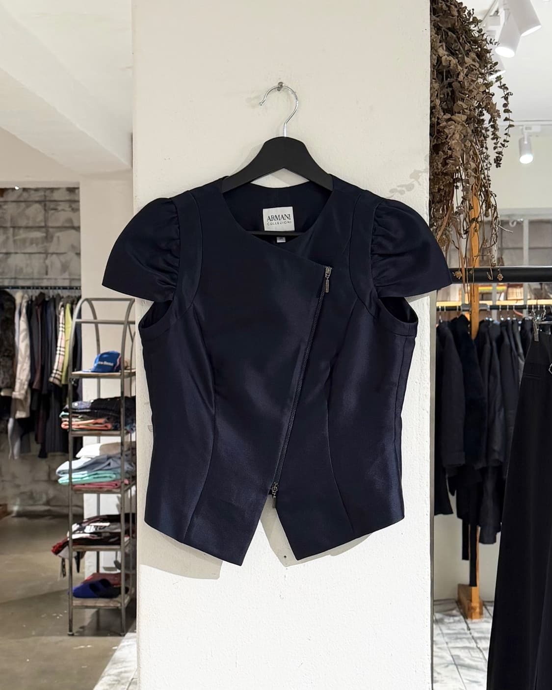아르마니 꼴레지오니 네이비 퍼프슬리브 하프 탑 상품이미지1