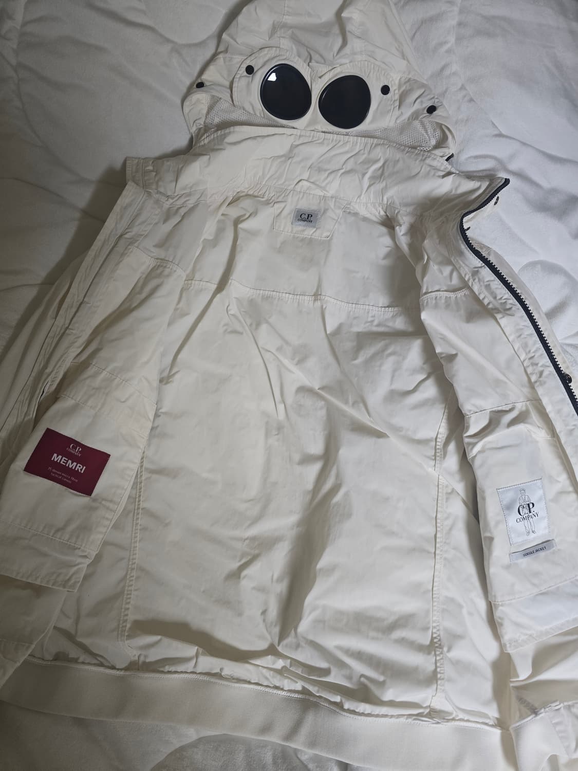 [국내정품] CP컴퍼니 멤리(MEMRI) 고글 자켓 화이트(100) 상품이미지4